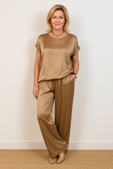 Elegancki satynowy komplet dwuczęściowy dla kobiet