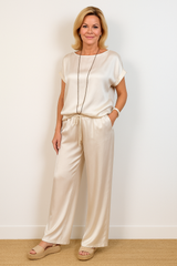 Elegancki satynowy komplet dwuczęściowy dla kobiet