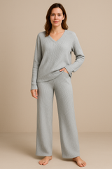 Damski komplet z prążkowanej dzianiny z długim rękawem