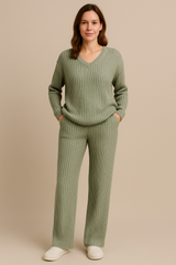 Damski komplet z prążkowanej dzianiny z długim rękawem