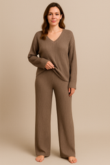 Damski komplet z prążkowanej dzianiny z długim rękawem