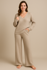Damski komplet z prążkowanej dzianiny z długim rękawem