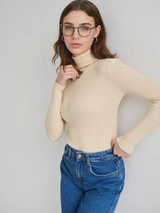 Klasyczny sweter z golfem dla kobiet