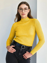 Klasyczny sweter z golfem dla kobiet