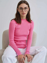 Klasyczny sweter z golfem dla kobiet