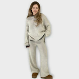 Zestaw damski z dzianinowym topem i szerokimi spodniami