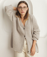 Damski kardigan zapinany na guziki