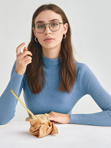 Klasyczny sweter z golfem dla kobiet