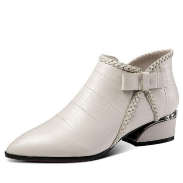 Damskie buty za kostkę z niskim obcasem